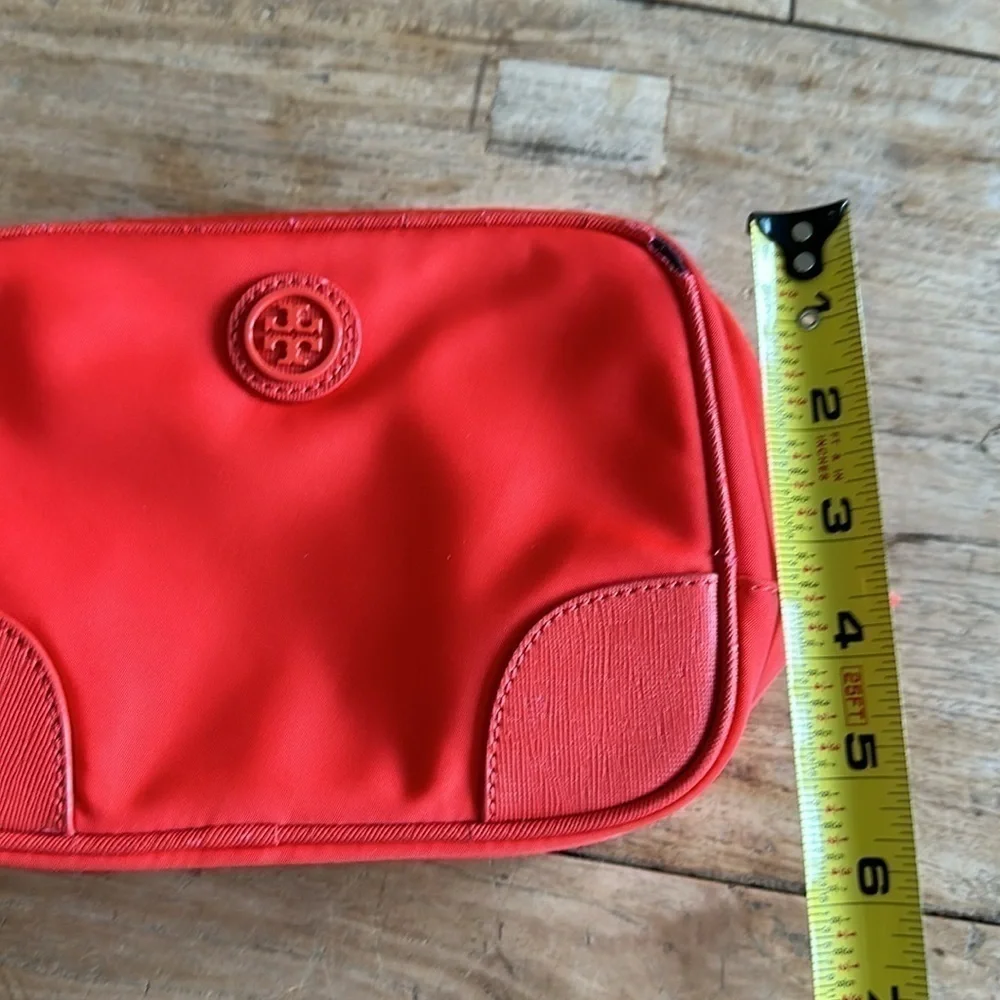 Tory Burch Robinson Medium Classic Cosmetic Bag — Orange
